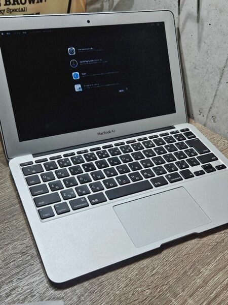 MacBook Air 11-inch　A1465 