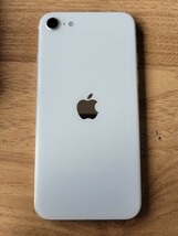 【美品】バッテリー94 iPhone ホワイト ％ iPhoneSE2 ホワイト 64G au_画像4