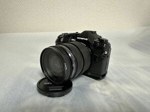 OLYMPUS オリンパス O-MD E-M1 Mark II ボディ + M.ZUIKO DIGITAL ED 12-40mm F2.8 PRO（中古美品）