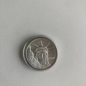 銀貨 純銀製 メダル １オンス アメリカ 自由の女神 1985年  コインカプセル保管品の画像1