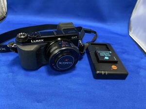 LUMIX GX7 Body + LUMIX G VARIO 1:3.5-5.6 14-42mm ASPH. バッテリー2個付き。　