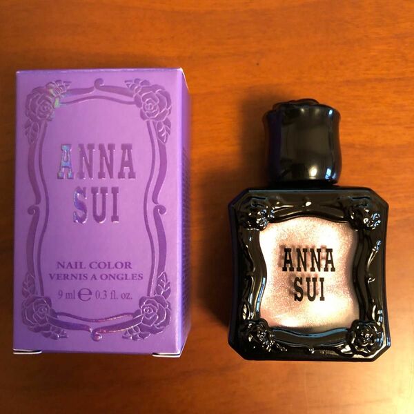 ANNA SUI ネイルカラー320番ピンク系