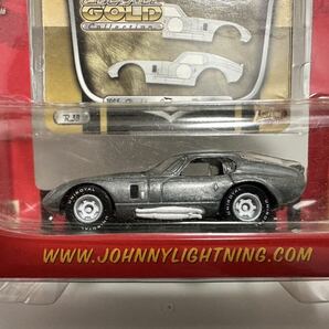 ジョニーライトニング johnny lightning classic gold collection R38 1965 SHELBY COBRA DAYTONA シェルビー コブラ デイトナ JL アメ車 の画像2