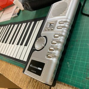 ほぼ未使用 シィー・ネット 100Tones&Rhythms ロールアップ キーボード 鍵盤楽器 電子ピアノ 電子キーボード 動作品の画像2