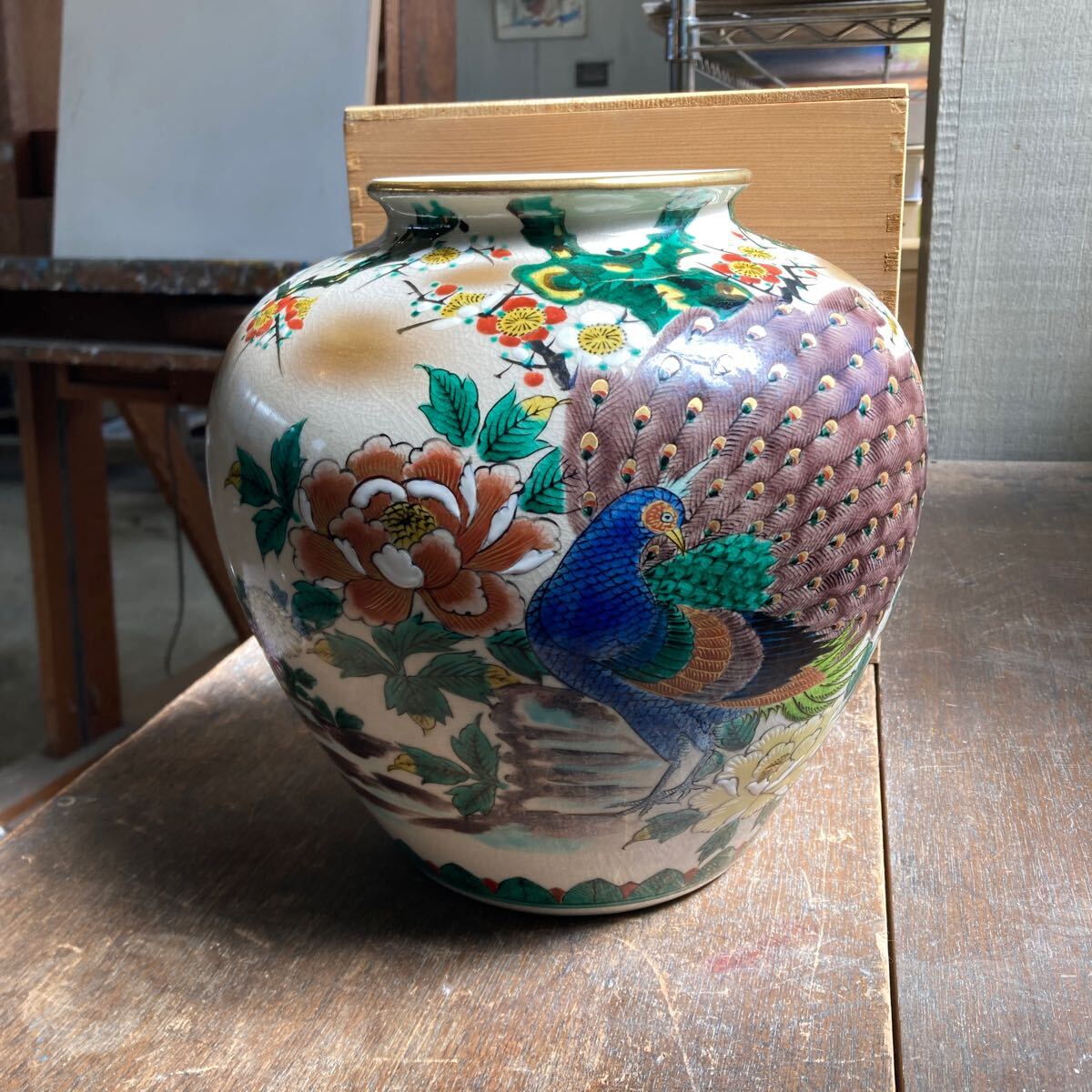 Vase paon peint à la main Kutani ware Shusen inutilisé avec boîte, vase, vase, collection de vases, article de stockage à long terme, hauteur 24cm, céramique japonaise, Kutani, vase, pot