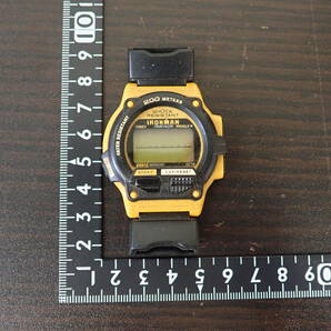 TIMEX タイメックス IRONMAN アイアンマン イエロー 腕時計 不動 ジャンク扱い 激安１円スタートの画像2