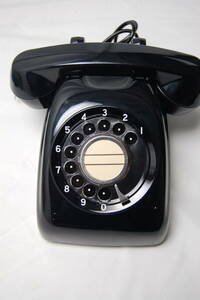 昭和レトロ アンティーク 電話機 黒電話　長期保管品 600A1 電電公社　光回線接続して発着試験OKでした。未使用