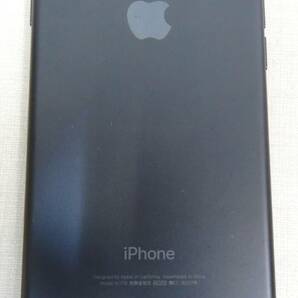 M768/ジャンク品 Apple iPhone7 A1779 スマートフォン ブラック 黒/ ホームボタン破損 通電可能の画像3