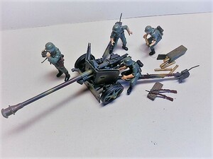 ドイツ　７５ｍｍ 対戦車砲 ＆兵士４名付　S=１/３５　塗装済み完成品