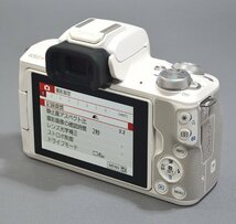 ★美品！CANON キャノン EOS Kiss M ダブルズームキット ミラーレス デジタル一眼レフカメラ★_画像3