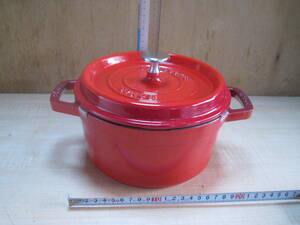  unused beautiful goods STAUB -stroke ubCOCOTTE ROUND two-handled pot 20cm 2.2L Cherry color 