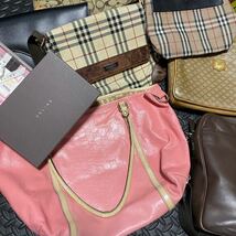 豪華ブランド17点セット　BURBERRY バーバリー　GUCCI グッチ　COACH コーチ　CELINE セリーヌ　VALENTINO など まとめ売り_画像2