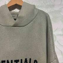 ESSENTIALS エッセンシャルズ FEAR OF GOD フィアオブゴッド フロントロゴ ニットパーカー フーディL _画像3