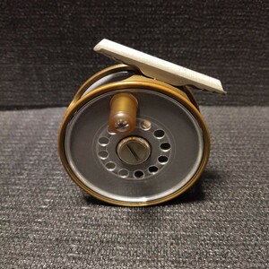 * used beautiful goods operation excellent condition kineya model 300 fly reel KINEYA MODEL 300 fly fishing fishing gear *