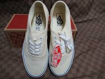 ★493 VANS バンズ 新品オーセンティック スニーカー US8.5 26.5cm VN000EE3WHT ホワイト_画像2