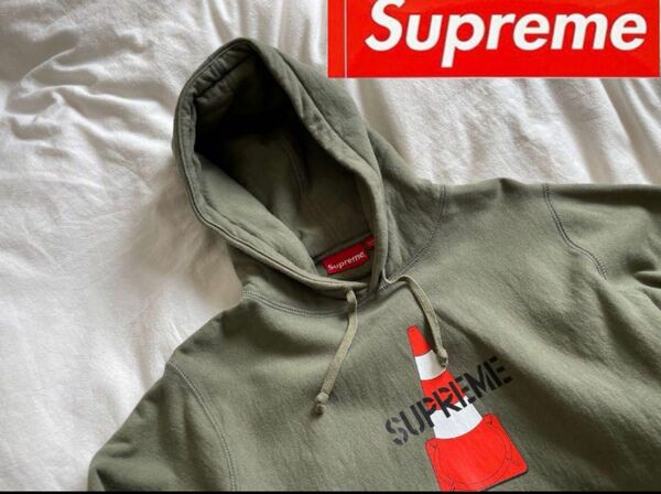 シュプリーム　SUPREME パーカー