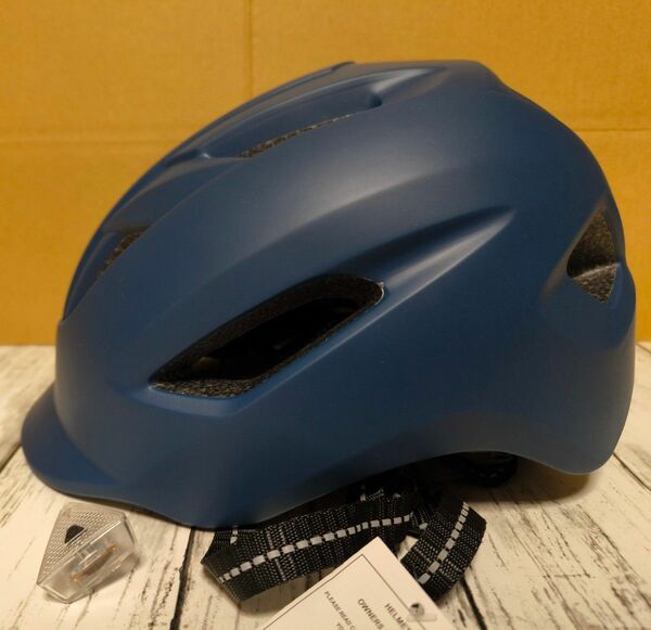 新品未使用品 ヘルメット M/L SIZE: 57-62 CM 