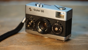 8697 やや訳アリ Rollei 35 露出計OK シンガポール製