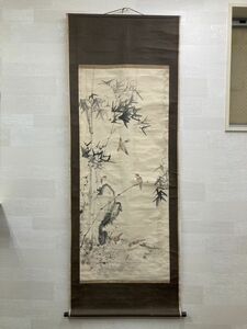 3s15◆掛軸 風景画 縦:約183.5㎝ 横:約74.7㎝ 在銘 在印 鳥 動物 草 笹 植物 自然 骨董品 美術品 古美術 時代物 巻き物 インテリア◆