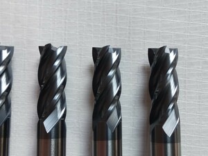 【予約品】超硬　エンドミル　4枚刃　8.10.12mm 各10本　チタンコーティング　未使用品