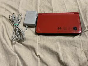 ニンテンドーDSi LL 本体　スーパーマリオ25周年モデル UTL-001 ニンテンドーDS 