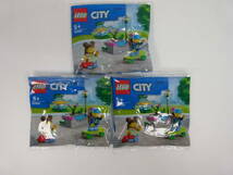 091/A716★未使用★LEGO★【3点セット】LEGO CITY 30588 レゴシティパーク ＜ミニセット＞_画像1