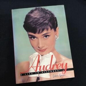 オードリーヘップバーン　写真集　洋書　英語　Audrey Hepburn 映画