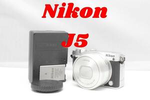 スマホ転送！自撮りも簡単！NIKON 1 J5 ハワースームレンスキット　ニコン　ミラーレスカメラ