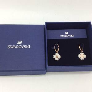 #0229 SWAROVSKI/スワロフスキー ピアス latisha 花 四つ葉 クローバー 金色 ゴールドカラー 両耳セット 耳飾り 箱付きの画像2