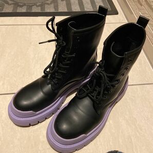 ブーツ　紫