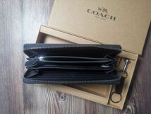 コーチ COACH アウトレット 長財布 メンズ PVC ブラック F74977 小銭入れあり キーホルダー付き 新品未使用_画像3