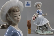 LLADRO【リヤドロ】磁器人形 美少女 置物 高27,5cm フィギュリン 細密細工 古美術品[c287]_画像1