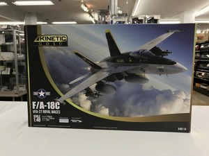 【未使用】 キネティック KINETIC プラモデル 1/48 F/A-18C 米海兵隊 VFA-27 ロイヤルメイセス KNE48114