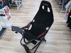 型番不明 Playseat レーシングシミュレータ