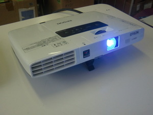 ☆EPSON/エプソン ビジネスプロジェクター EB-1761W！(MID-2626)「100サイズ」☆