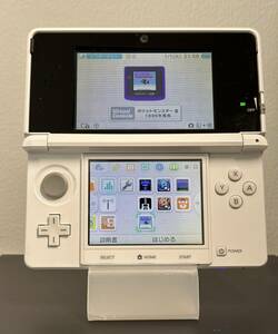 ニンテンドー 3DS ホワイト - ポケモンバンク・ポケムーバー　+　VC ４作品　+　ウルトラサン・ムーン 　ダウンロード済み