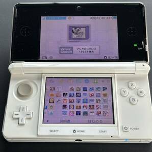 ニンテンドー 3DS ホワイト - ポケモンバンク・ポケムーバー + VC 8作品 + その他24作品  ダウンロード済みの画像1