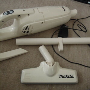 makita マキタ CL105D 充電式コードレスクリーナー 中古美品 送料無料の画像1