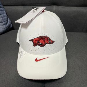 新品未使用 NCAA アーカンソーレイザーバックス ナイキ キャップ ARKANSAS RAZORBACKS アーカンソー大学 NIKE