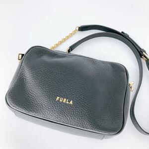 極美品FURLA カメラバッグ ショルダーバッグ シボ革　ブラック