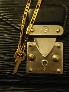 ルイヴィトン334　カデナ南京錠の鍵コールド色　 ペンダントネックレス　ブレスレット45cm