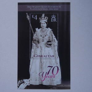 外国切手：ジブラルタル切手 「エリザベス2世在位70年」（戴冠式の肖像）小型シート 未使用の画像1