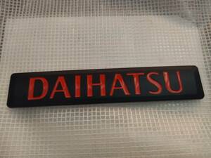 【２個セット】DAIHATSU(ダイハツ) エンブレム マットブラック　縦2.5cm×横13.5cm×厚3mm　