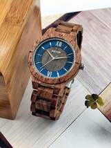 腕時計 メンズ クォーツ ローズウッド ウォッチ メンズ カジュアル 木製 深いグレー＆ネイビー色 シンプル ローマ数字 時計帯付_画像4