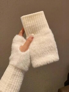 レディース アクセサリー 手袋 1 ペアミンクフリースソフト冬ハーフフィンガー手袋女性暖かい高級ソリッドホワイトぬいぐるみニット指