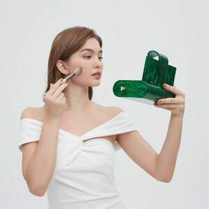  lady's bag clutch bag emerald green acrylic fiber night . mirror attaching make-up pouch lady's clutch bag 