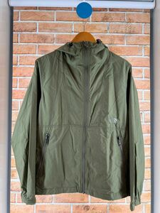 【新品未使用】THE NORTH FACE （ザ・ノース・フェイス）ナイロンジャケット （フード付）レディースNPW1830