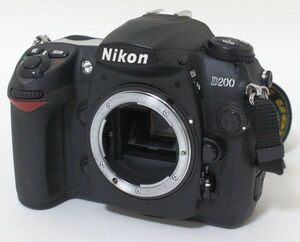 ◇ Nikon デジタル一眼レフカメラ D200 ◇MHD13590　ニコン