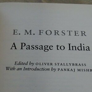 フォースター インドへの道 Penguin Classics Passage To India ペーパーバック 英語版 E M Forster (著), Pankaj Mishra の画像2