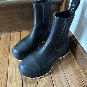  Stella McCartney boots 37